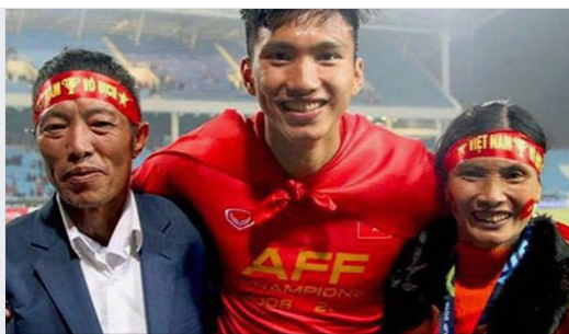 Chân sút người Thái Bình Đoàn Văn Hậu chia sẻ về quê hương, dân mạng nói gì